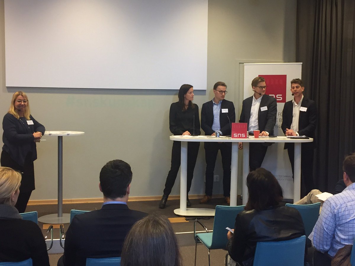 snskunskap's tweet photo. Samtal med Staffan Tell @hemnet, @Oster_Anna, Anders Österling @Stockholms_univ och Joakim Lusensky @maklarsamfund1 om #bostad #bopol #snskunskap https://t.co/CAxq49Jg0t