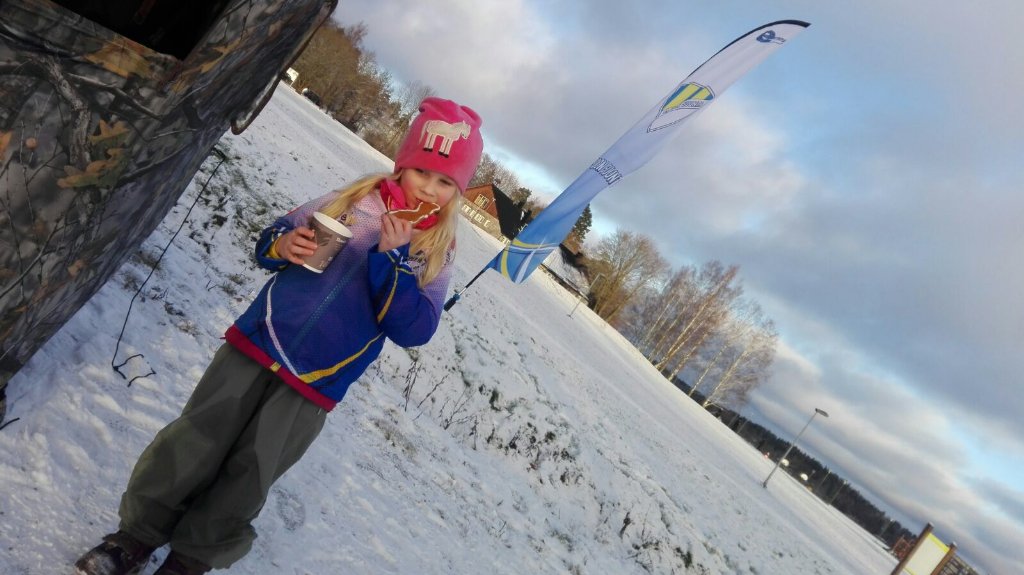 EspoonSuunta's tweet photo. Onnittelemme 100-vuotiasta Suomea 100:n rastin suunnistusradalla #suunnistus #Espoo #suomi100 https://t.co/nInXpSJUGk