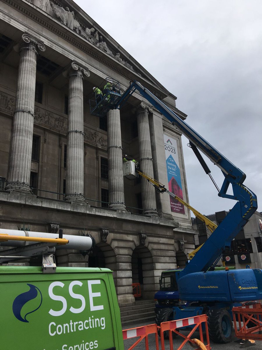 PSRGenieUK's tweet photo. Dunk was enjoying the festive vibes. He shares these pics of a Z80 machine at Nottingham City Hall putting up the Christmas Decorations 🎄 https://t.co/gN3HRFO7XE