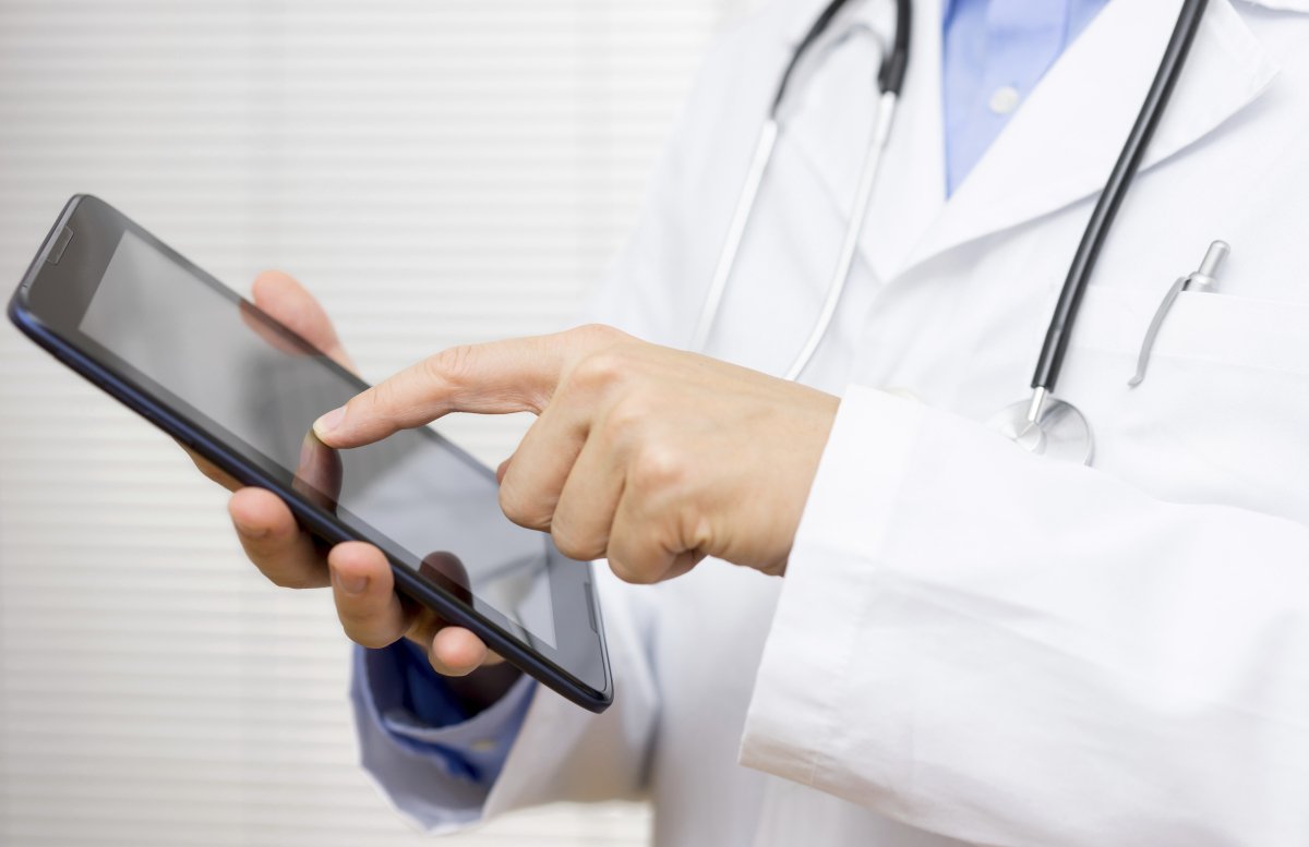 prensamunicipio's tweet photo. #Municipios | En Lanús se comenzará a implementar la Historia Clínica Digital para extender y mejorar la atención en la salud https://t.co/OrDyFFxulA https://t.co/CMSk1qJGqC