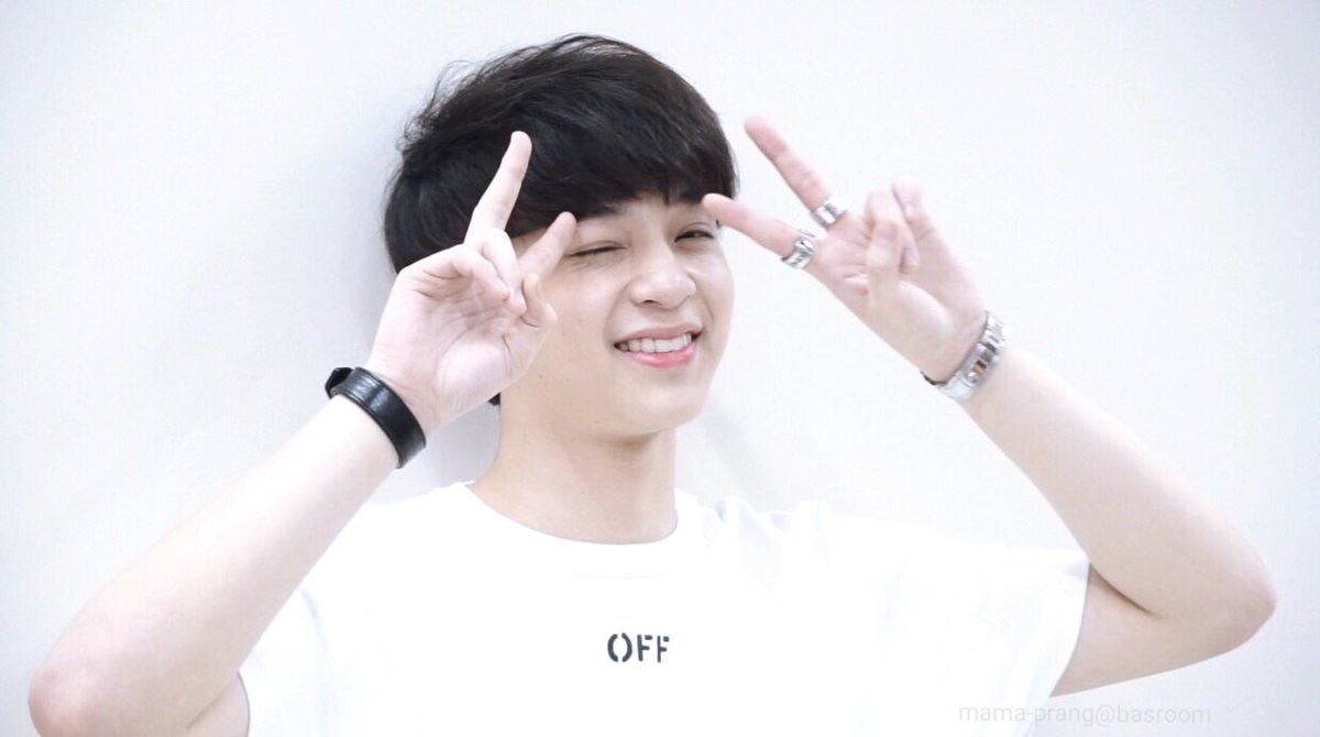 heart_u_start's tweet photo. ❤️🦁🐰 #บาสเด็กอ้วนที่แท้จริง #ครอบครัวของบาส #basroom https://t.co/lhhVNUkDzK