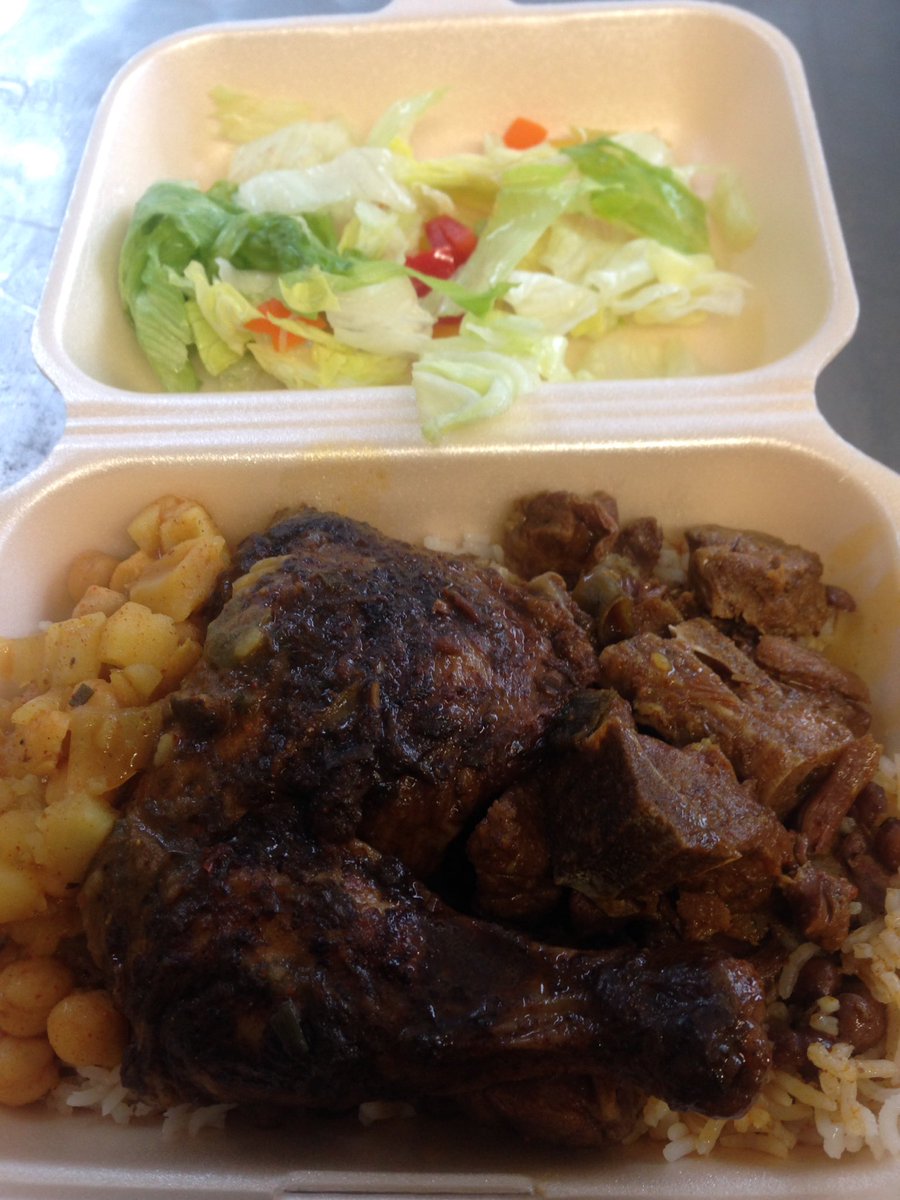 LeonsKitchenuk's tweet image. Rice n peas, salad, jerk chicken, curry mutton, curry vegetables @BermondseySq @StreetDots until 15:00