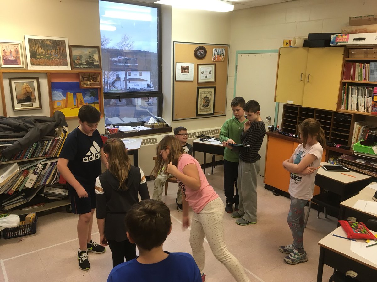 Monahan_NGRHS's tweet image. #HourofCode #physicalcoding @SSRSB_InsCoach @ssrsbbes