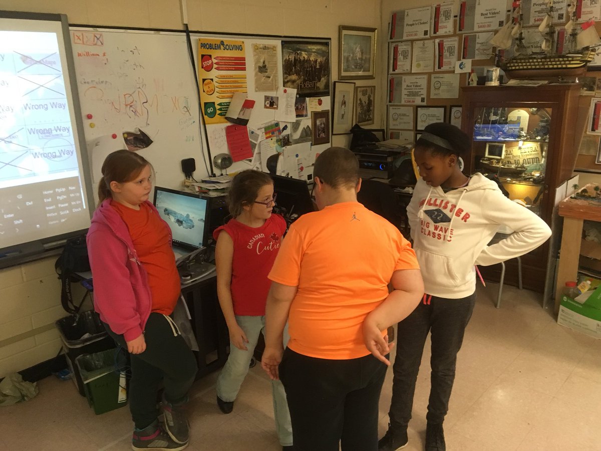 Monahan_NGRHS's tweet image. #HourofCode #physicalcoding @SSRSB_InsCoach @ssrsbbes