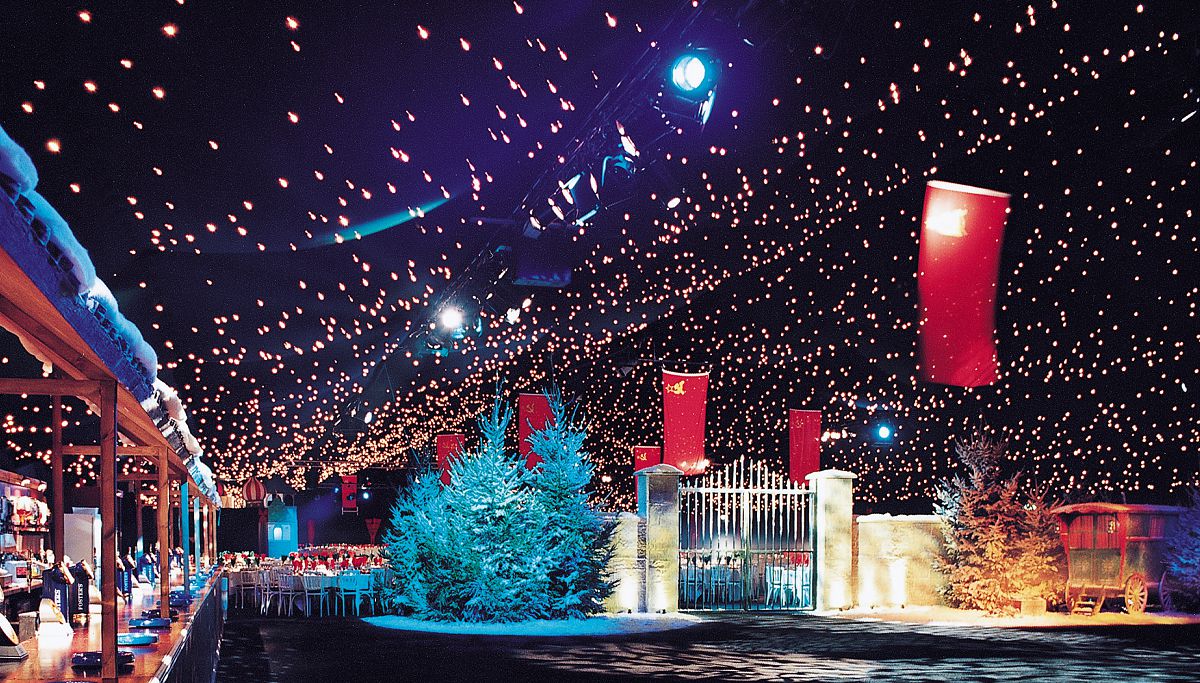 Kenteventcentre's tweet photo. Fantastic Christmas parties with @BestPartiesEver this December in #maidstone with - there is even dodgems too! #flexspace #versatileevents #anythingispossible https://t.co/ChbF397Fds