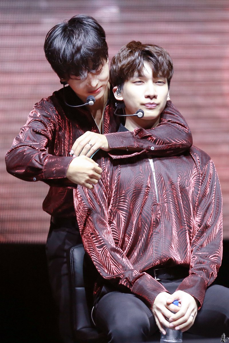 Ninja_Chun's tweet photo. 171202 싱가포르 SINGAPORE - #빅스 #VIXX #차학연 #엔 #한상혁 #혁 (@CHA_NNNNN @HSangHyuk )

HYUK: A NEW STAGE OF ZEN

https://t.co/ywot60t7n1
https://t.co/cYQJ0MzL2N https://t.co/c0B7kRfsc9