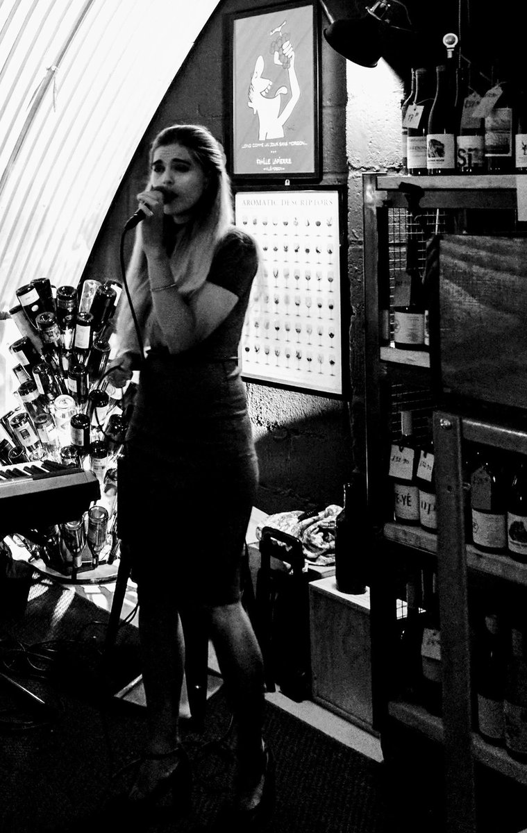 rosamundhall_'s tweet image. It's live jazz night in the arch this Thursday where we'll be joined by the fabulous Louise Nornes on vocals along with bass &amp;amp; piano. It's going to be a lot of festive loveliness! Get a group together, 8pm, Thurs 7 Dec, free #forestgate #livejazz #drinkbetter #e7 #e11 #e10 #e12