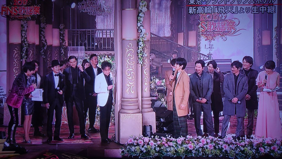 V Snimmo 6 على تويتر 壁があるから乱闘が起こらなかったtokioとv6 Fns歌謡祭