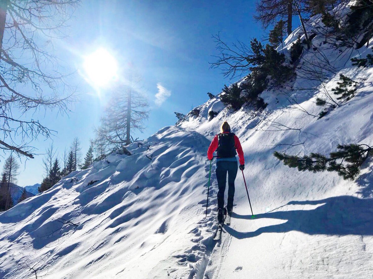 AlbaDeSilvestro's tweet photo. Ma quanto bello è sciare🤩 #mountopia #visionofemotion #sisters #speedup @dynafitNA @VisionOfEmotion https://t.co/WUUVYm6LIg