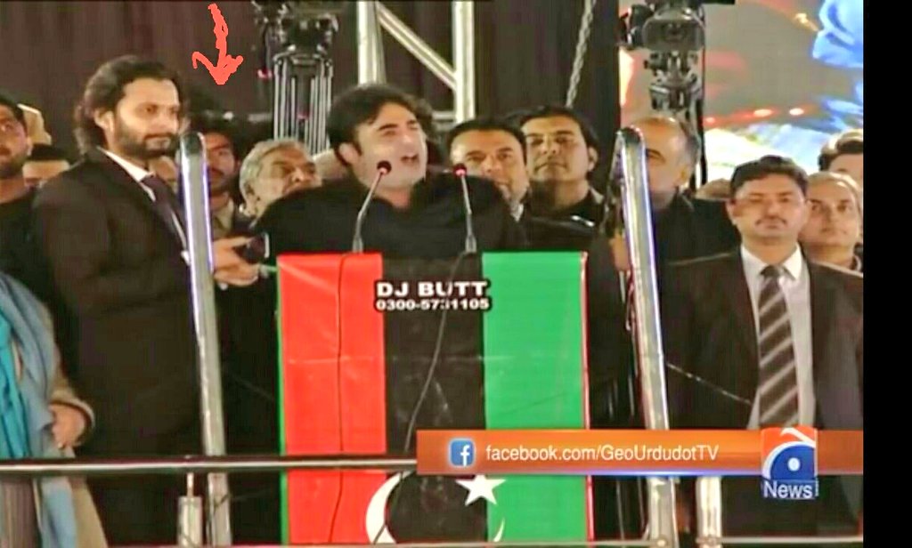 Majid_PSF's tweet photo. Main Jhuka Nahin,Main bika Nahin,Kahen Chup Chupa K Khara Nahin
Jo datey Hue Hen Mahaz par Muje un Safon Me Talash Kar!
❤️♥️💚
We lost u #SMBB @ #Rawalpindi bt revised our promise/faith @ #Islamabad to be with @BBhuttoZardari till last drop of blood
#PPPat50
#PPPGoldenjubilee https://t.co/ti5tnFKplT