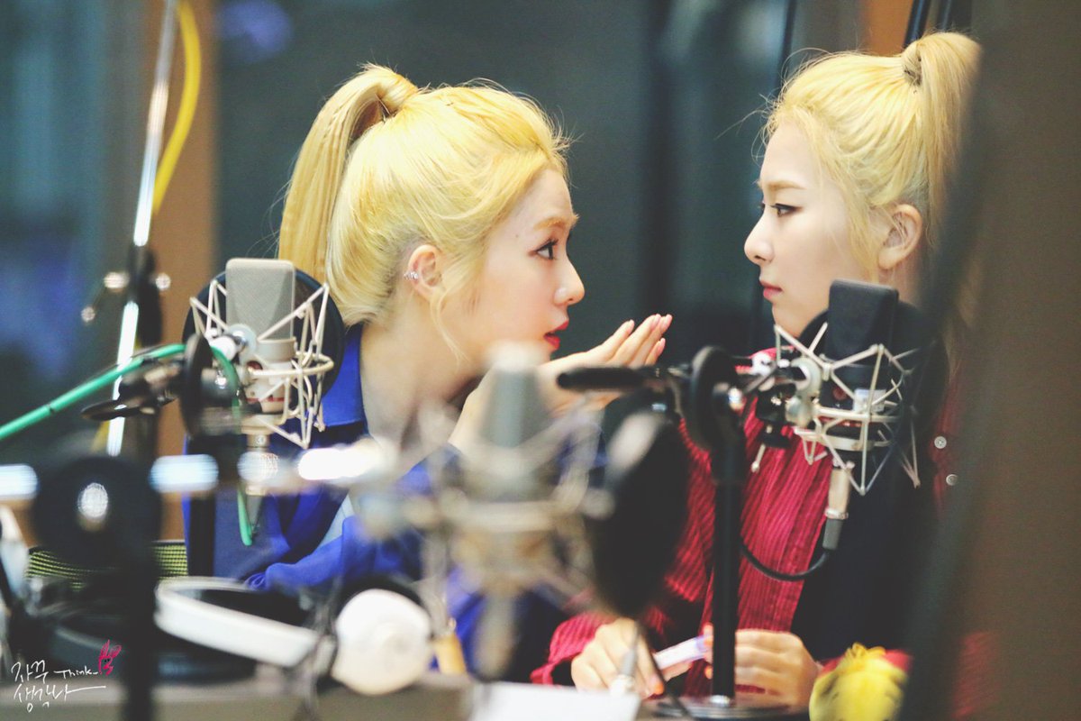 _SEPTEMBER09's tweet photo. ชอบแบบนี้ มองแล้วเขิน -///- #หมีทึ่มของเบชูว #SeulRene 🐻🐰 https://t.co/cYLkb0hNK6