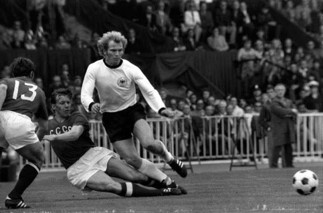 OldFootball11's tweet photo. #EC1972: #WestGermany v #USSR
#Euro1972 https://t.co/6vIXknyvXE