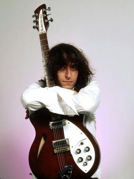 Happy Birthday Peter Buck 

REM - Losing My Religion 

 