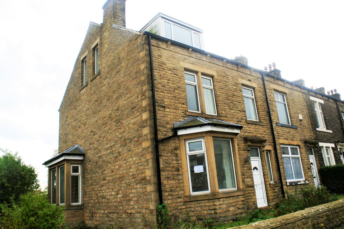 BHorseProperty's tweet photo. #FamilyHome #Fagley #bd2 #bradford #sale #5BedRooms £159,995

Close to local amenities and located in a popular residential location is this well appointed large terrace property. perfect family home lovely neighborhood. might be the perfect home for you don't miss out. https://t.co/OS366zWgYn