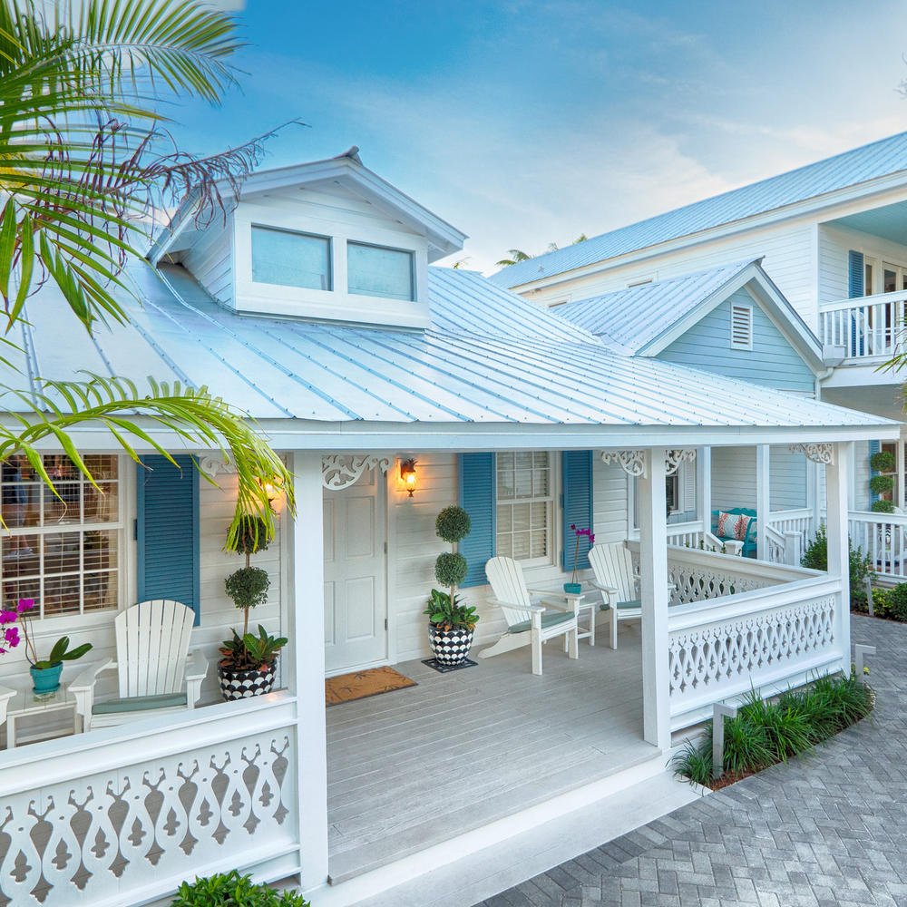 BlueBottleRoses's tweet photo. The Two Most Romantic Beach Hotels in the Country Are in This Perennially Popular Coastal State https://t.co/9VnVMuXBn7 https://t.co/KNGKe8HWfh