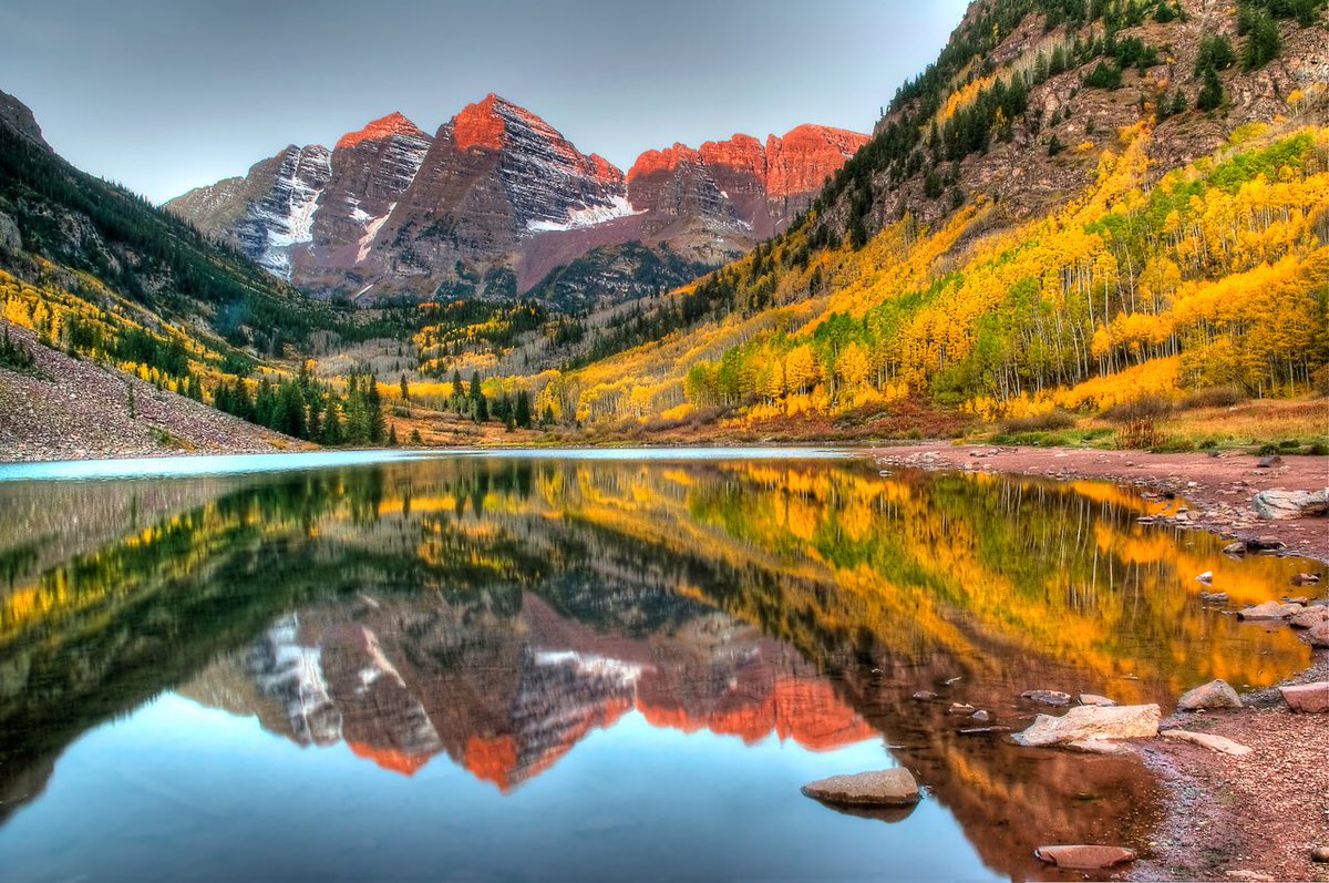 places_of_earth's tweet photo. Maroon Bells, Colorado 😍⛰🍂 https://t.co/cDIr11iPvo