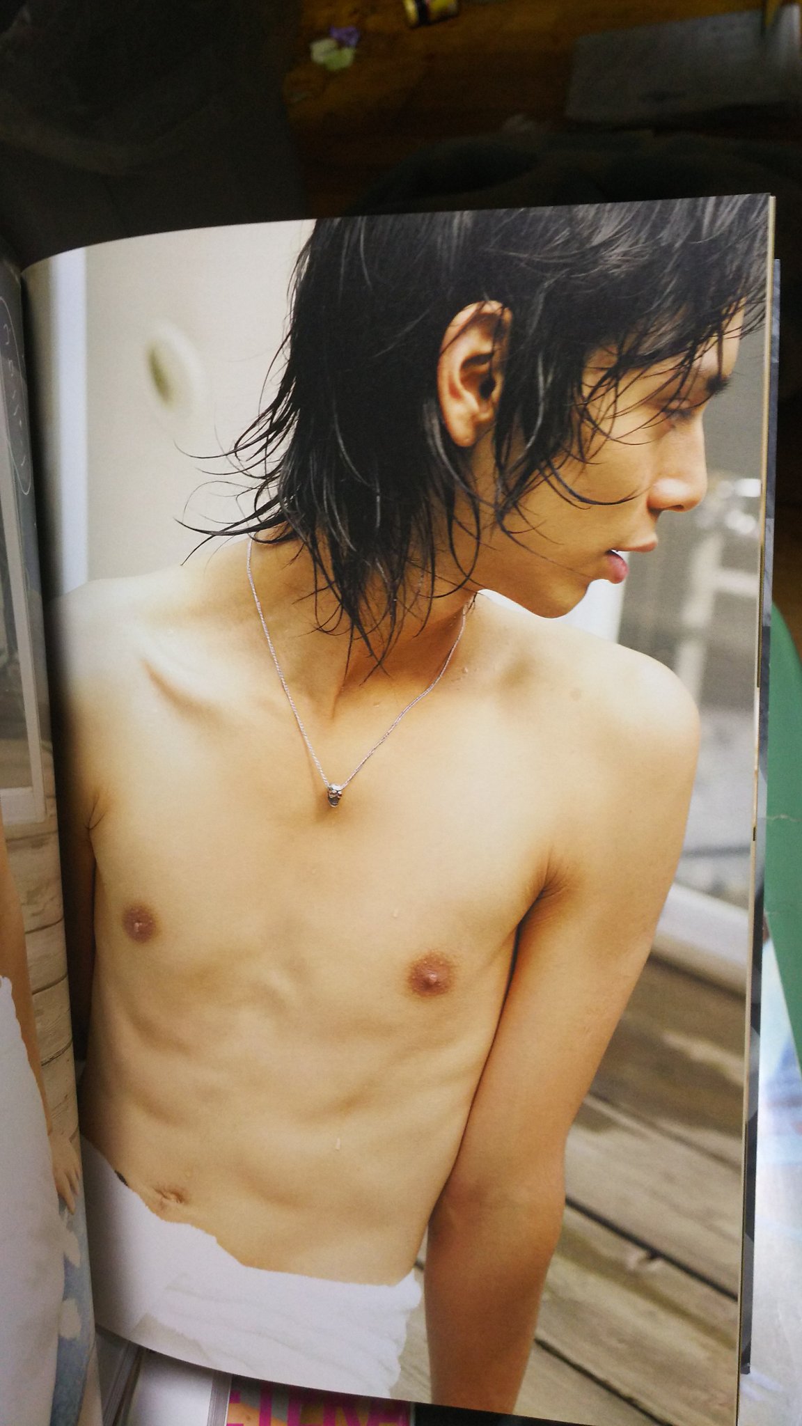 合羽坂 最近book Offには数年前の男性タレントの写真集が安い時は100円から売ってると知った 水嶋ヒロ 山本裕典 向井理 瀬戸康史 福士蒼汰の上裸写真がいっぱい これが100円で手に入るなら俺にとっては宝の山 これからbook Off巡りもしなっくっ