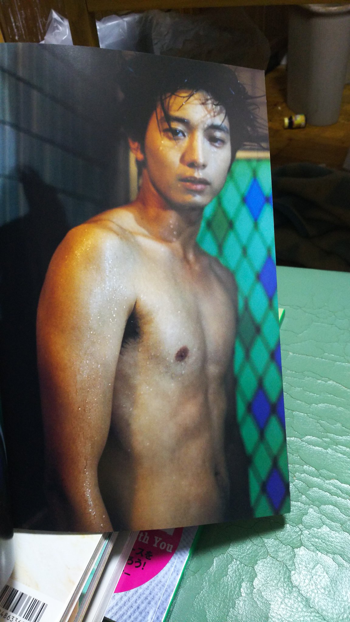 合羽坂 最近book Offには数年前の男性タレントの写真集が安い時は100円から売ってると知った 水嶋ヒロ 山本裕典 向井理 瀬戸康史 福士蒼汰の上裸写真がいっぱい これが100円で手に入るなら俺にとっては宝の山 これからbook Off巡りもしなっくっ