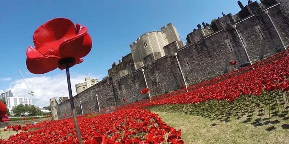 Donate just £5 to SSAFA for a chance to win a ceramic poppy from the Tower of London installation. Enter here: buff.ly/2BMI3wT #TowerPoppy