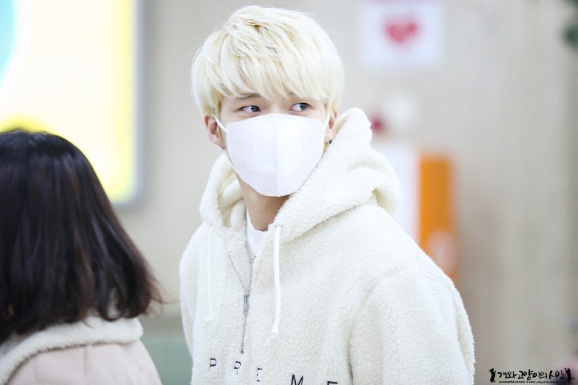 S2__INFT__S2's tweet photo. 힘든 인생에 약간의 우현을 얹어보자! https://t.co/GYFWCQP3NS