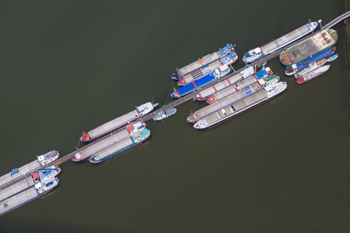Bedrijven in de #transport hebben de wind in de zeilen. Hun omzet steeg in het derde kwartaal voor de vierde keer op rij, dit keer met 4,8 procent. Meer op cbs.nl/nl-nl/nieuws/2…
