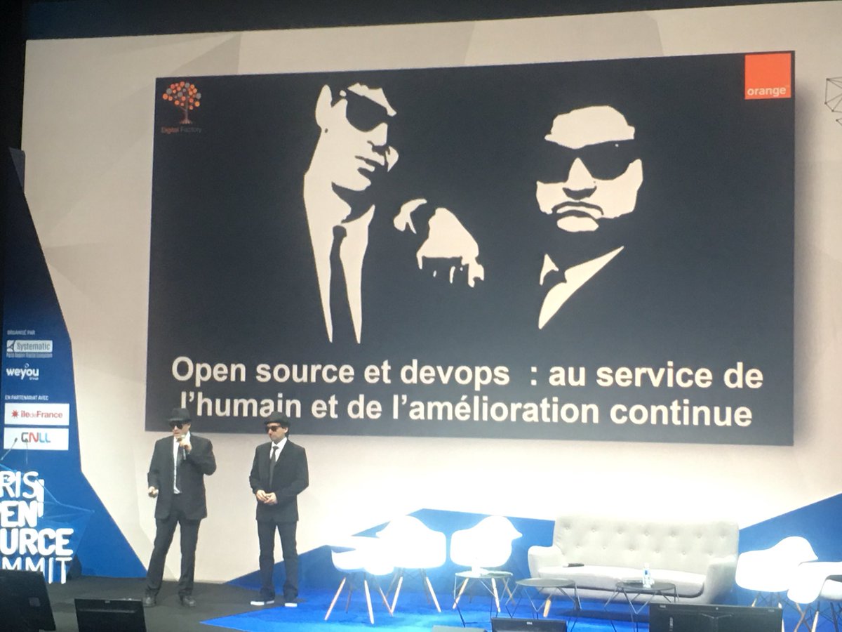 Run04's tweet image. #OSSPARIS17 @thomas_chappe et Cyril sur scène. #devops en mode blues brothers ! Go les amis de @Orange_France !