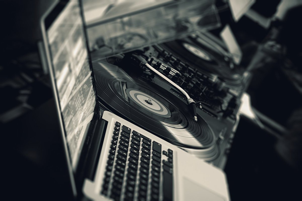 Are you passionate about music? Love to mix and blend in tracks? Take your DJing skills to the next level at the Woolwich Common Youth Hub for a DJ workshop. Doors open at 7pm!