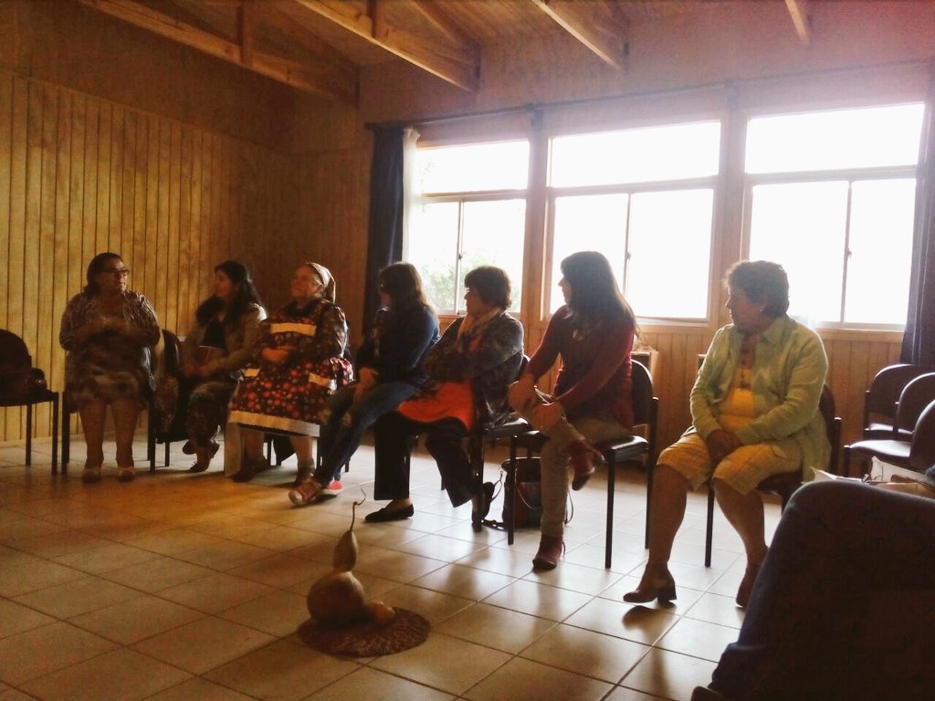 Culturas_Biobio's tweet photo. Evocando la «Cocina de mi Infancia», reviviendo sabores, olores y personas se inicia la segunda jornada del Encuentro Regional de Buenas Prácticas de #PatrimonioCulinario en Tomé.
#CetSur @patrimoniocl https://t.co/jovbtijNyG