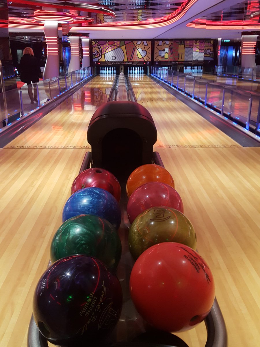 Bolera y F1 simulator #MSCSeaside <a href="/MSCCrucerosESP/">MSC Cruceros</a>