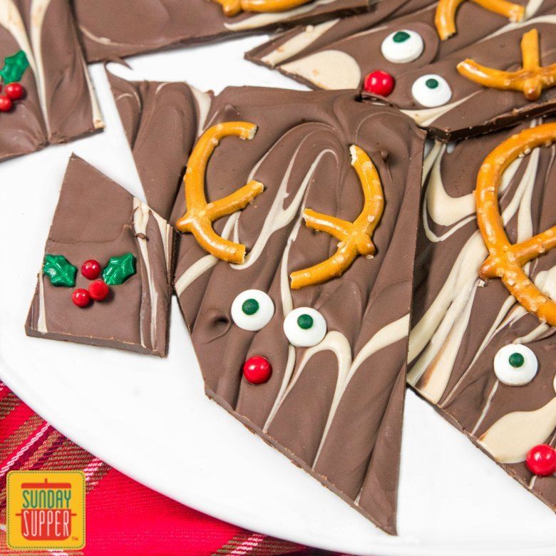 Christmas Bark Recipe #SundaySupper buff.ly/2AUe0FU