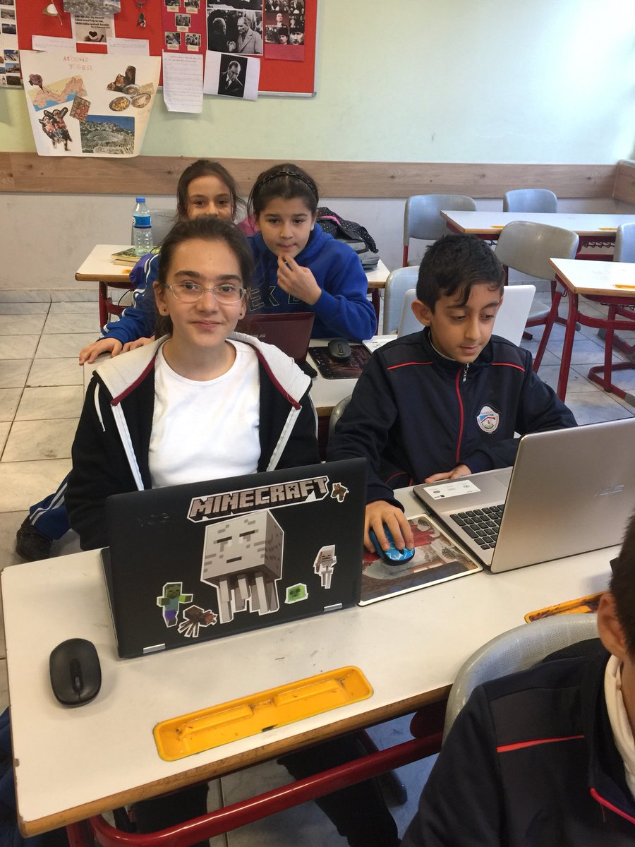 deryaarslan2006's tweet image. Bakırköy Emlak Kredi Ortaokulu #CodeWeek2017 etkinlikleri kapsamında kodluyor. #codehour #coding #Scratch @emlakkredi1985 @bakirkoymakers