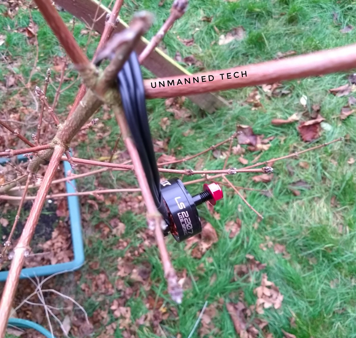 UnmannedTech's tweet photo. What's that hanging from our Unmanned Tech Christmas tree? Why, it's the new Lite Spec LS2207 motor from Emax! How did that get there? https://t.co/J7xxYABhz1 #emax #litespec #LS2207 #quadcopter #drone #droneuk #dronelife #brushlessmotor https://t.co/S18nmjJd1M