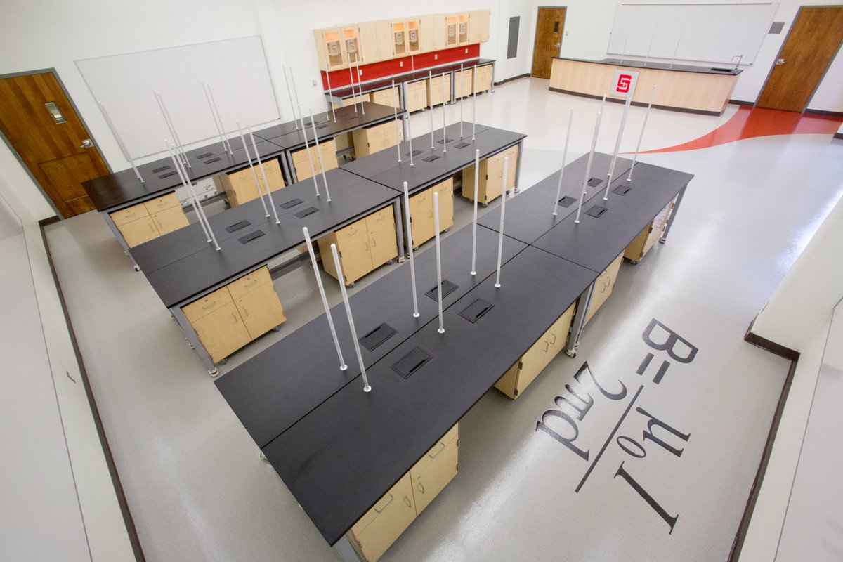 NexlabI's tweet photo. Beautiful laboratory renovation at a prestigious college in south Mississippi. We teamed up with nearly 20 vendors to bring this renovation to life! Thank you @DCasework @AirMastercorp @Durcon_Inc #DesignBuildServiceSupport https://t.co/6yPdzu7OD1
