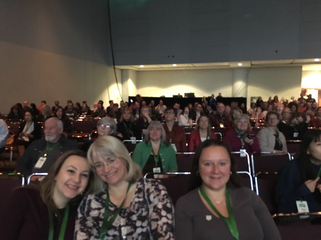 <a href="/TDAccounting/">TD Accounting Services</a> @LegalEagleBooks <a href="/AccountsInLine/">Viktoria Moshevich</a> in awe with <a href="/Rich_Preece/">Rich Preece</a> #QBConnect <a href="/intuitcanada/">Intuit Canada 🇨🇦</a> #oneintuit