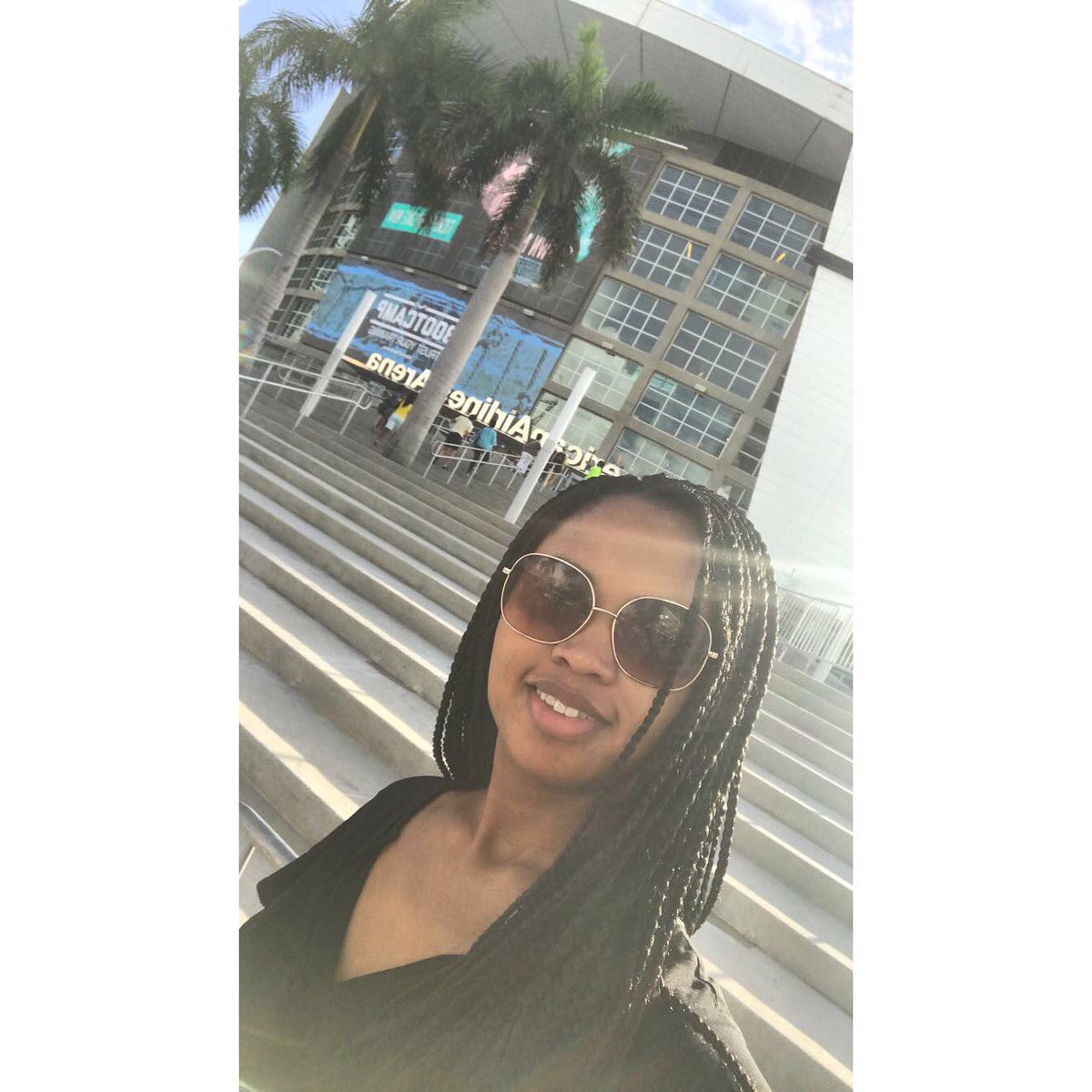 tayydrizzy's tweet image. Just because.. #issathrowback #itsnotthursday #travel #palmtrees #sunnydays #wcw #womencreatingwealth #happywednesday