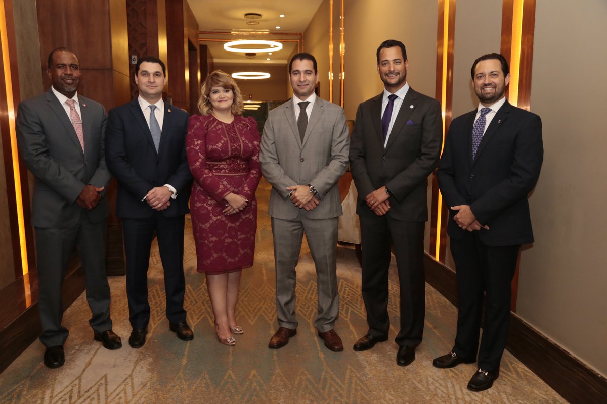 NegocioyMercado's tweet image. #NotaPositiva @bolsard #CEVALDOM y  @apbrd destacan el 2017 como año de crecimiento. 
#NegociosyMercados