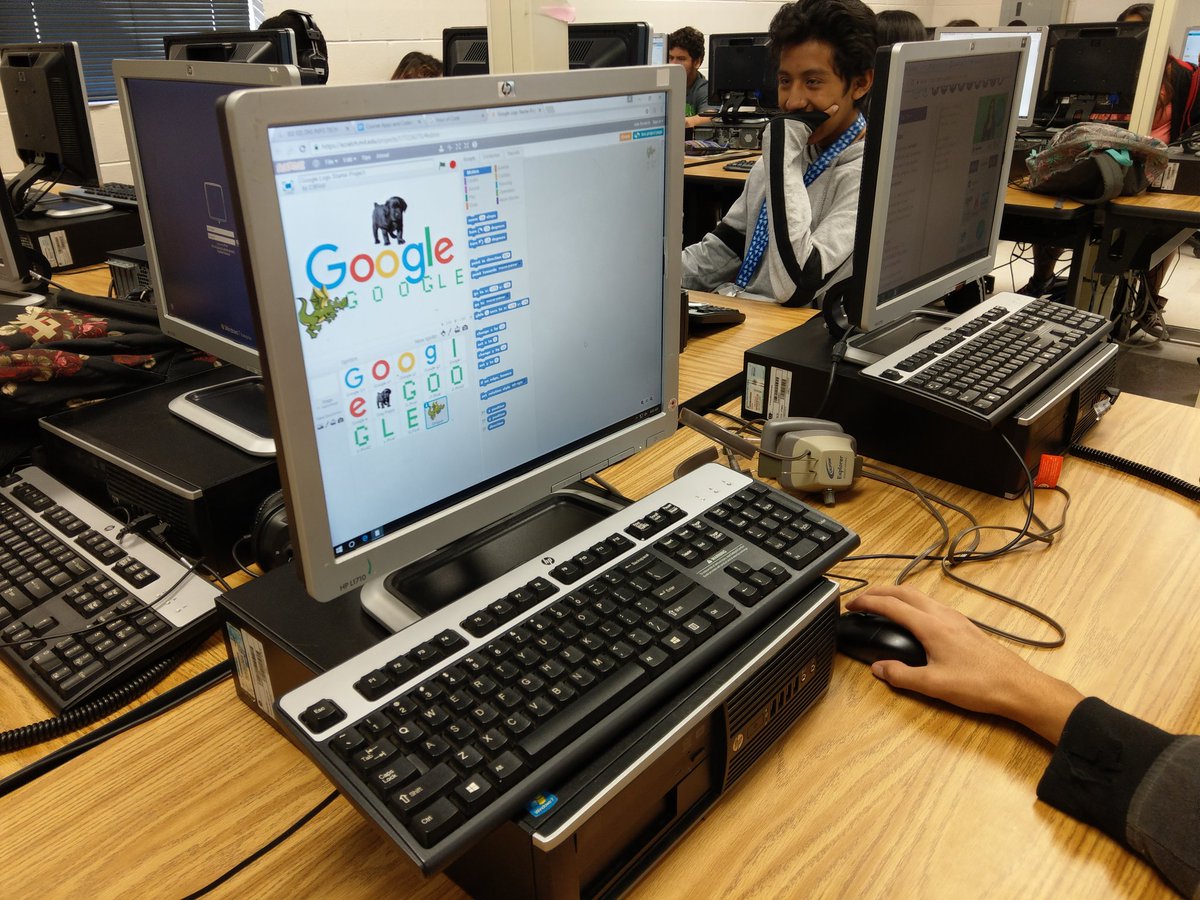 PrincessOfMath's tweet photo. More coding fun! #Digitechies #Hourofcode #CSEdWeek #GoogleLogoChallenge @Indians_IHS @collierschools @NewsBoss @codeorg #HourOfCode2017 https://t.co/DIe7Nj2mXb