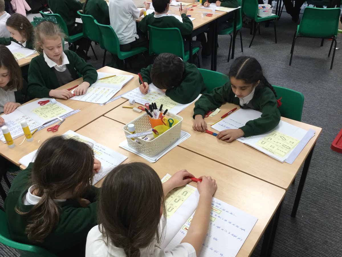 DovedaleY3's tweet photo. Y3B are scientists...again! We have been using magnets and experimenting which poles attract and repel #y3scientists @DovedaleY3 @DovedalePrimary https://t.co/SYmnoidlR9