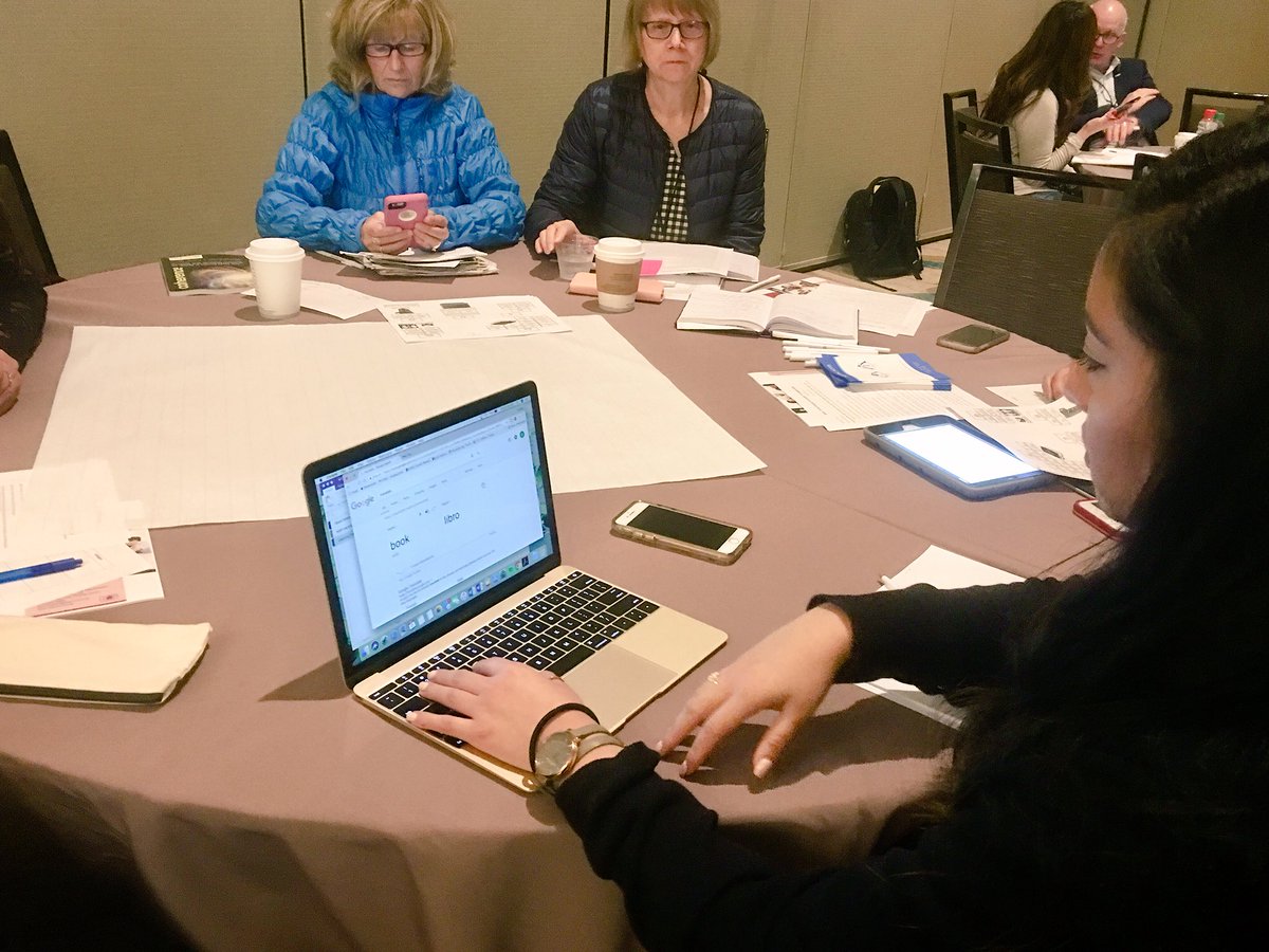 jcdillon2112's tweet photo. #LearnFwd2017 #LearningForward17 @AlithCasey @TeachXLearn @AmberGreen_ELL @lakeschools Collaboration is Key when learning another language like #tagolog. Using technology helps too! #GoogleTranslate. https://t.co/PhuRVf4gEU