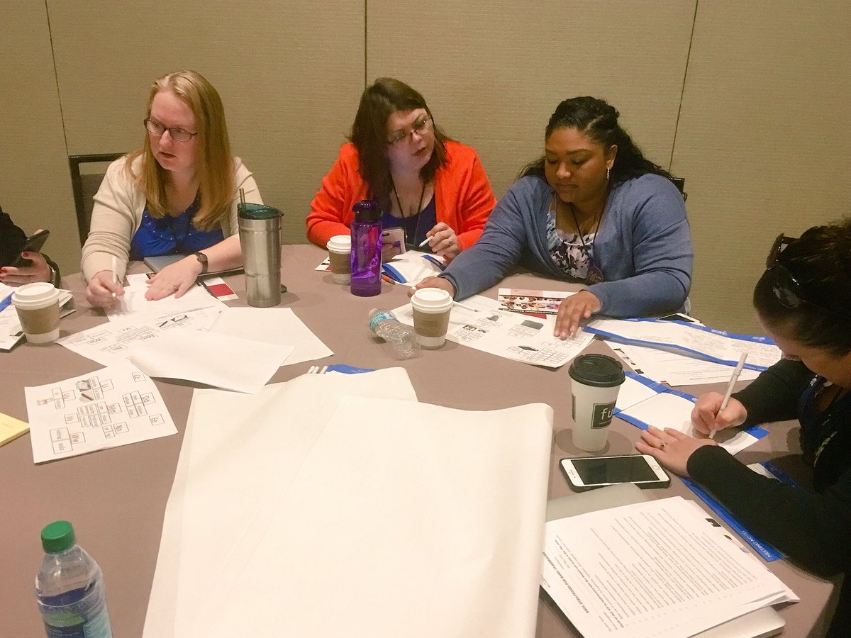 jcdillon2112's tweet photo. #LearnFwd2017 #LearningForward17 @AlithCasey @TeachXLearn @AmberGreen_ELL @lakeschools Collaboration is Key when learning another language like #tagolog. Using technology helps too! #GoogleTranslate. https://t.co/PhuRVf4gEU