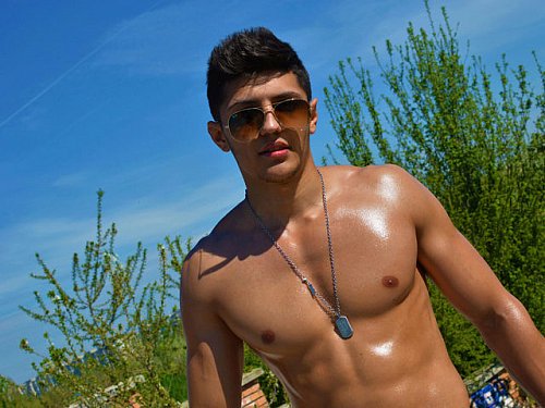 #Gay #MuscleCam Ross Dillon Live! Now at https://t.co/zDbZsDyOz5! https://t.co/J3N5m53Pwf