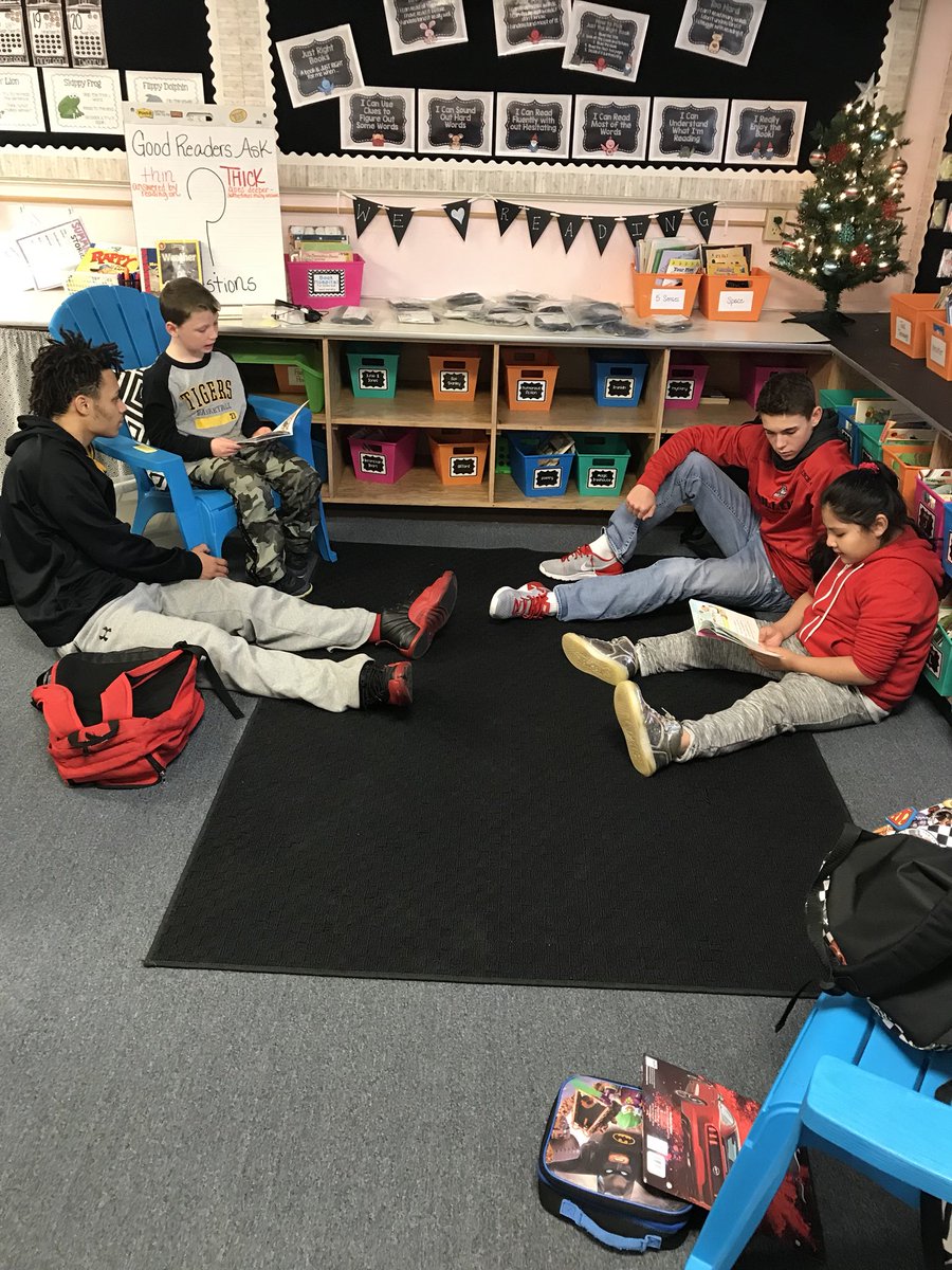 HawthorneElemMO's tweet photo. Shout out to @MexicoHoops for coming early every Wed am to #mentor our students! 🐾 #helpingeveryonesucceed #BulldogPride #bulldogbasketball https://t.co/SZDusAJBxd