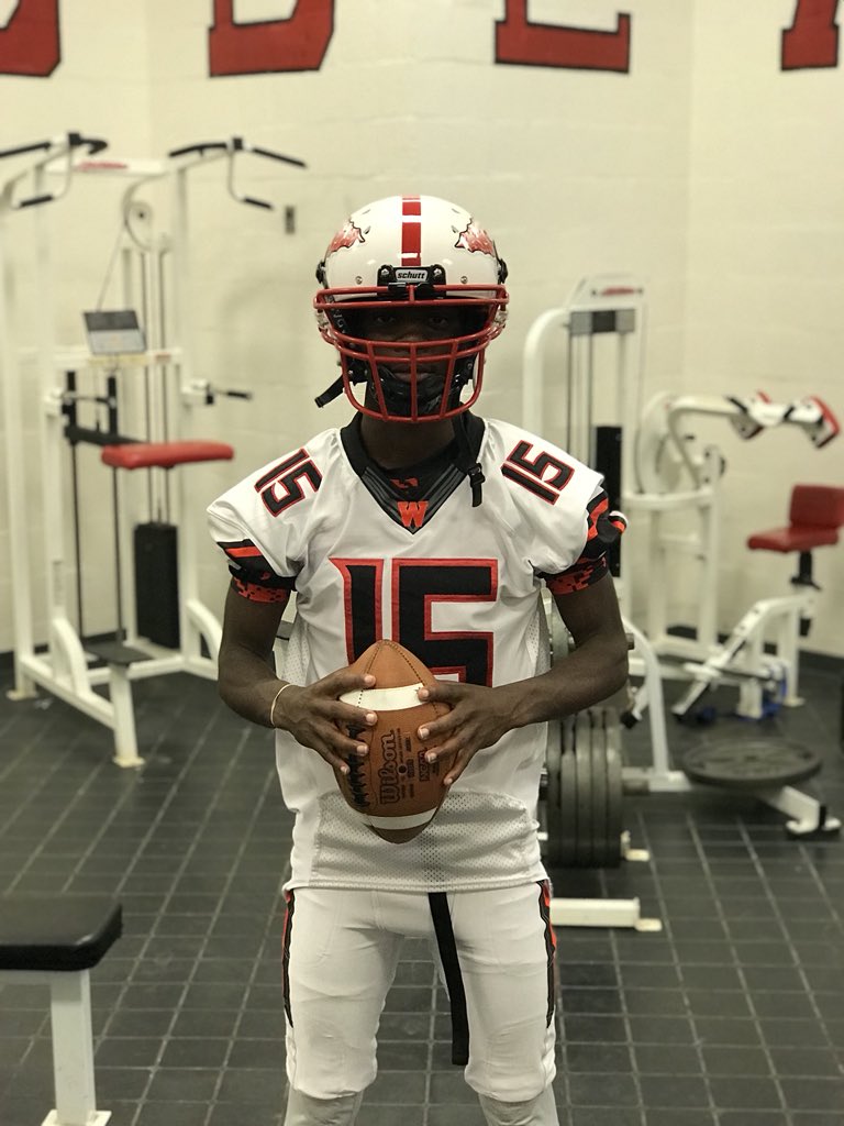 TheLawnFB's tweet photo. They said “Swag Don’t Come Cheap...” right ? 🤷🏾‍♂️🤔 #WeAreWoodlawn #WoodlawnStrong #UniformCombos https://t.co/3bi27ExJ6C
