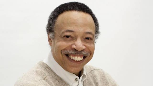 SymphonyNS's tweet photo. George Elliott Clarke spoke with the @chronicleherald about his epic work commemorating the #HalifaxExplosion. See him at Central Library (@hfxpublib) TONIGHT at 6:30pm in partnership with @100YearsStories and YOUR symphony. (📷 Camelia Linta) https://t.co/L3Hh6ziC2M
