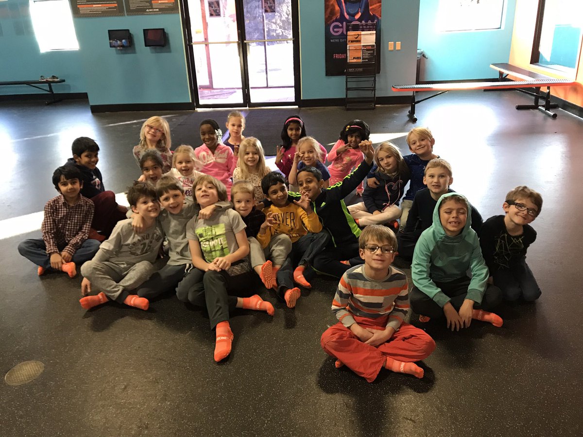 MsFalkowskiKL1's tweet image. Skyzone! Class reward for raising the most money at the Coyote Dash! #skyzone