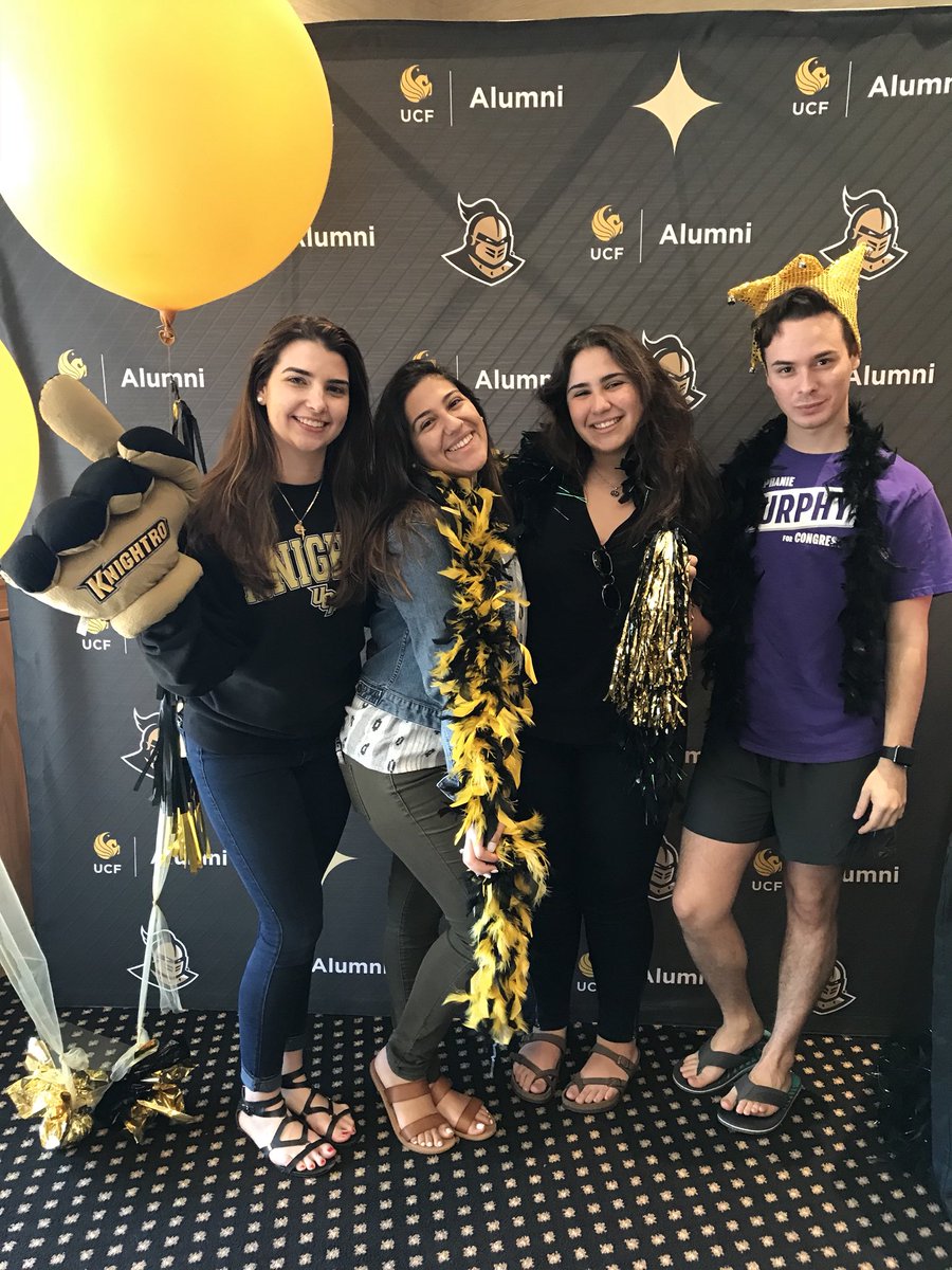 MandaVictoriaa_'s tweet image. We did it💛🖤 #UCFGrad