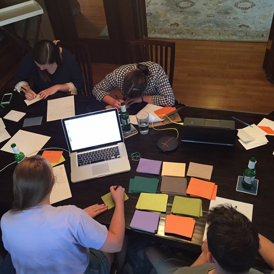 DrakeAlumni's tweet image. Happy Letter Writing Day! Celebrate by volunteering to write letters to prospective students! Email Amelia Klatt, assistant director of Alumni Relations at amelia.klatt@drake.edu if you're interested! 📝