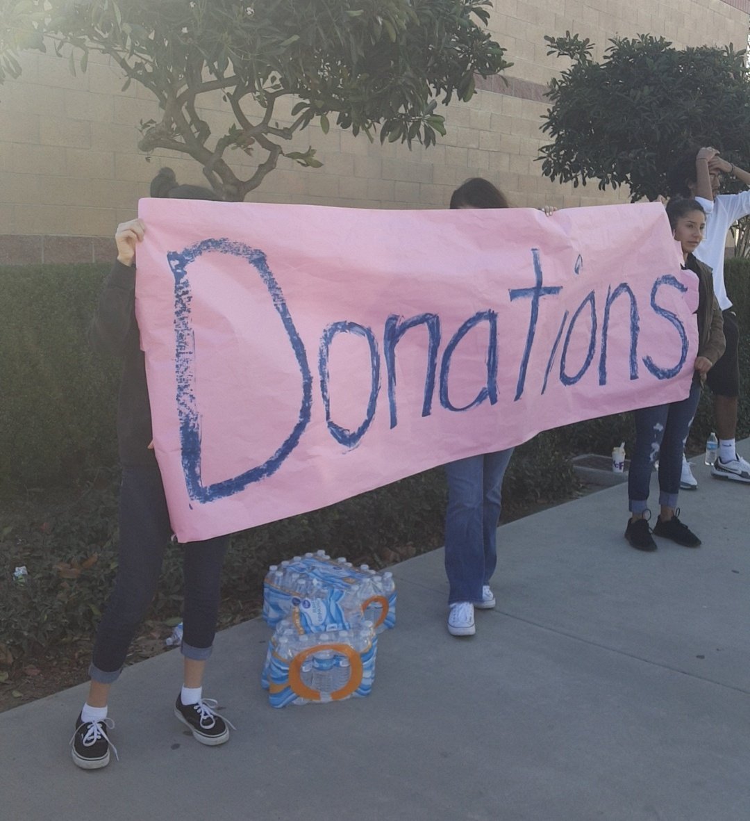 NoahTylerUT's tweet photo. PSA: PLEASE RETWEET!! Continue donating to Pacifica High!! All items welcomed! Feminine and animal supplies are in demand!!
@CityofOxnard @OxnardFire @pacificatritons @phs_tritons @TritonPrincipal #ThomasFire #StaySafe #StayInformed #StayStrongSoCal #Donate #PacificaHigh #Tritons https://t.co/aXz1ZS0oNB