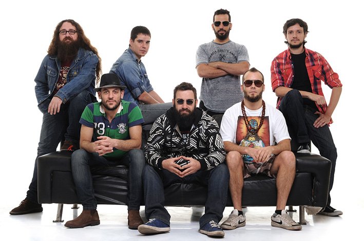 MunMusica's tweet photo. ENTREVISTA | @DelAbuelo presenta #VivoDePastillas en #Rosario. Antes, hablamos con @JuanJComas: https://t.co/3GeMrAB4AG | @allpressrosario https://t.co/1m5JW1WOrA