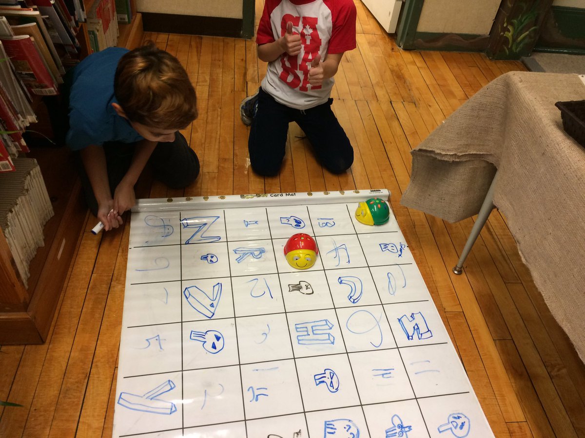 QueensvilleLC1's tweet photo. Ss using Bee Bots to code and challenge each other @QueensvilleLC1 @QueensvillePS #hourofcode2017 https://t.co/XkhLbZOpLS